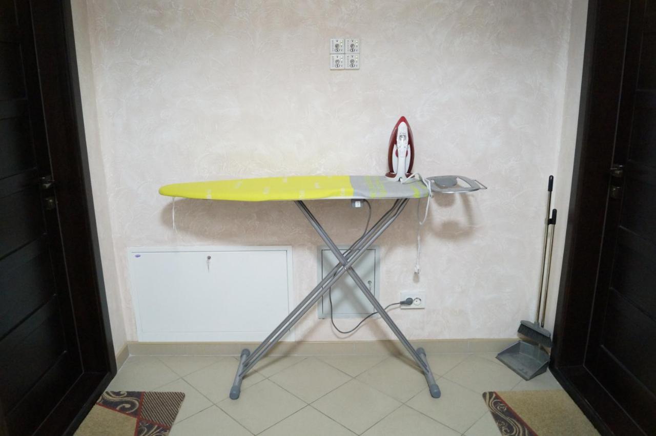 Rosinka Motel Ukrainka Buitenkant foto